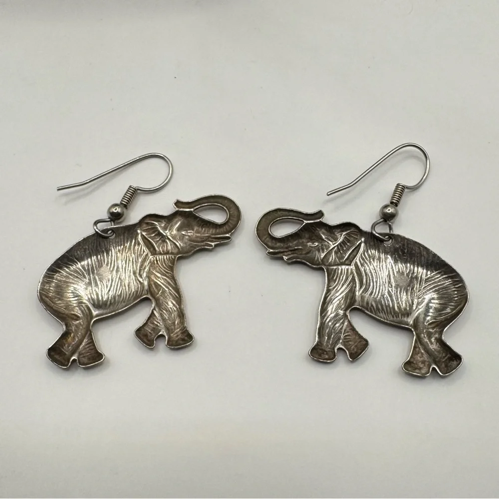 Silver Tone Elephant Dangle Earrings Animal Charm Earrings Safari Style